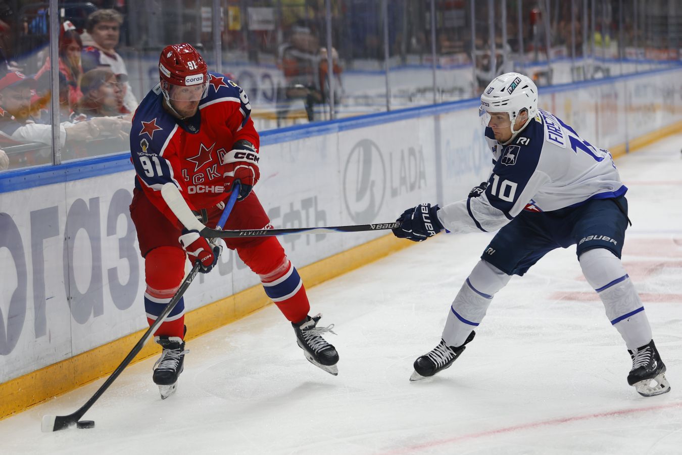 Форвард Спронг дебютирует за Автомобилист в матче с Барысом