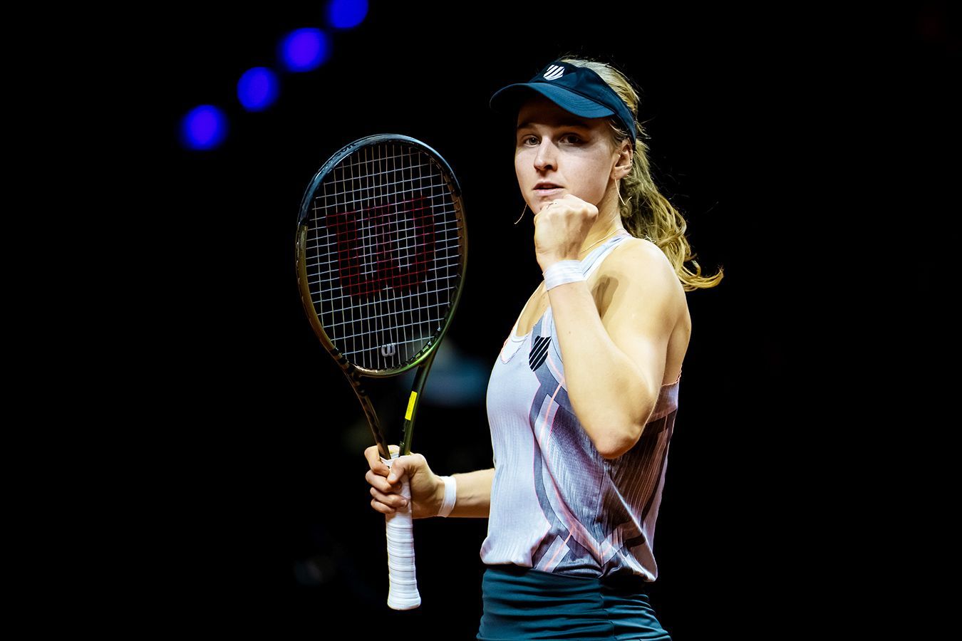 Людмила Самсонова вышла в четвертьфинал турнира в Страсбурге, одолев Лейлу Фернандес