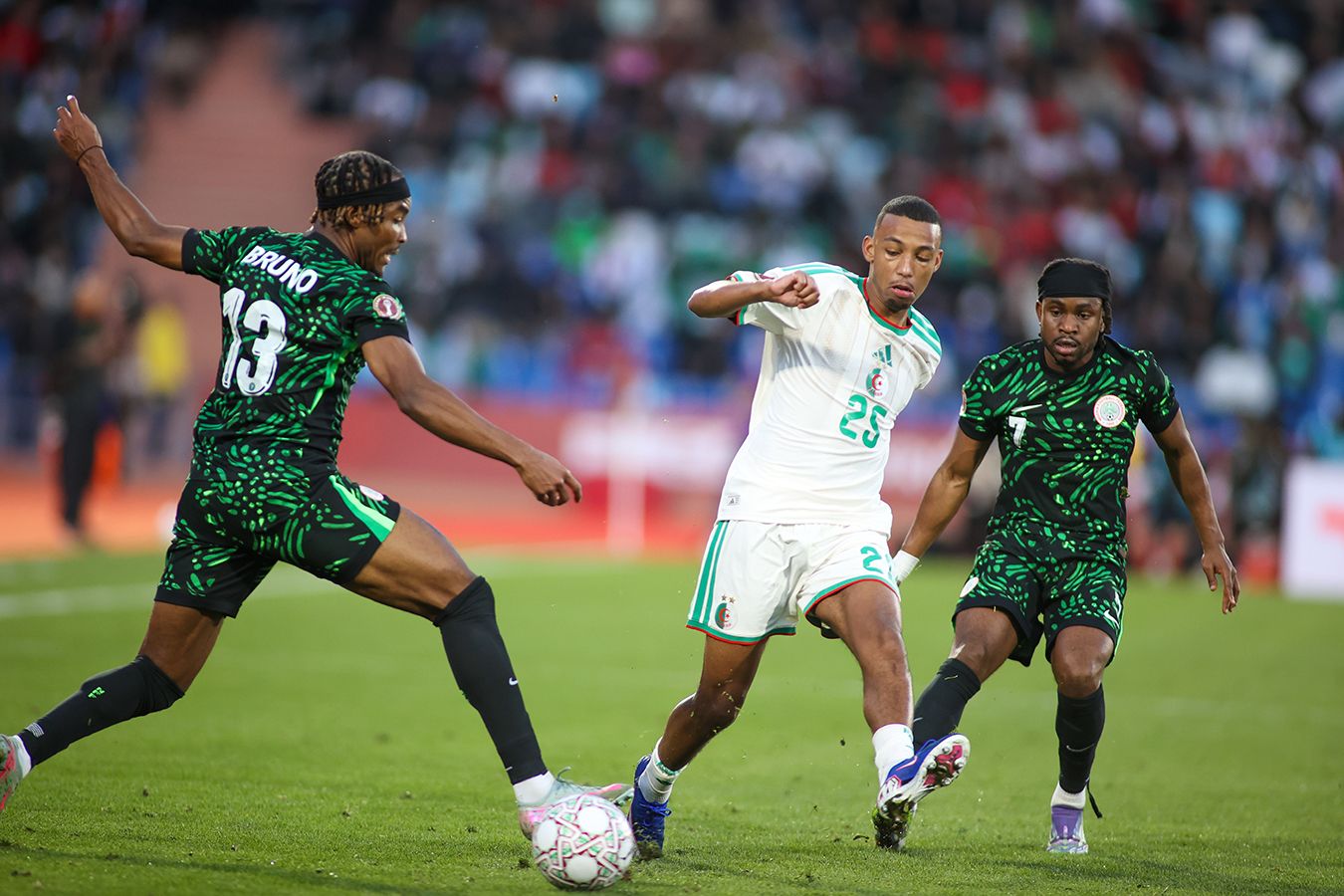 Нигерия победила Алжир и вышла в полуфинал Кубка Африки, Осимхен забил
