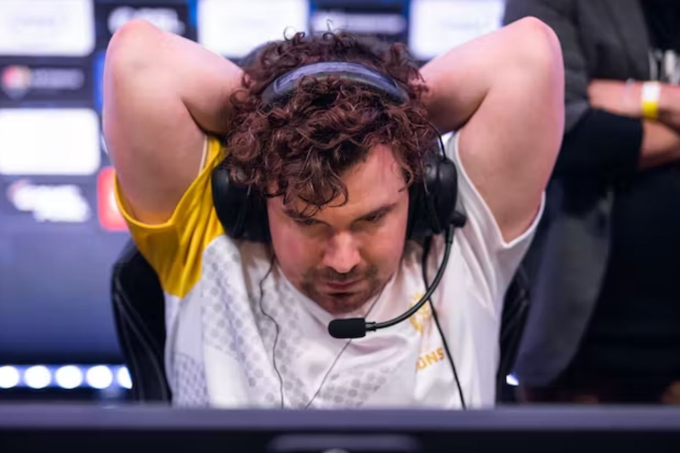 HUNDEN стал аналитиком Astralis. Ранее он сливал им тактики команды, которую тренировал