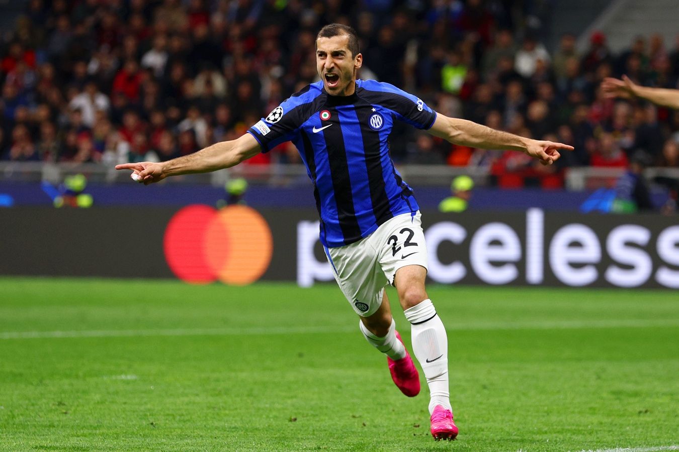 «Интер» переиграл «Милан» в первом матче 1/2 финала ЛЧ благодаря голам Джеко и Мхитаряна