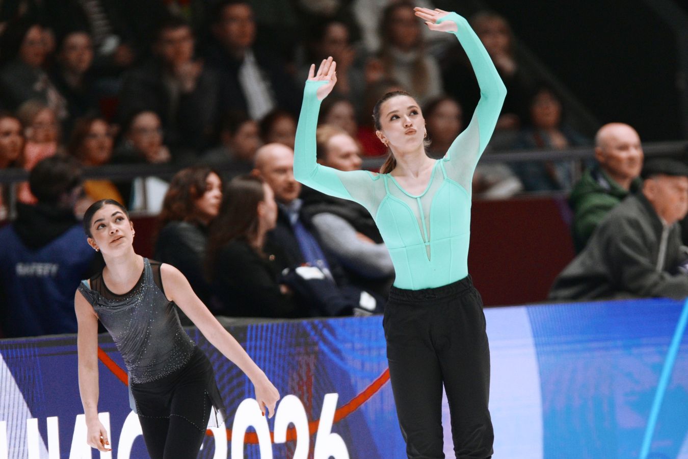 Аделия Петросян и Камила Валиева.