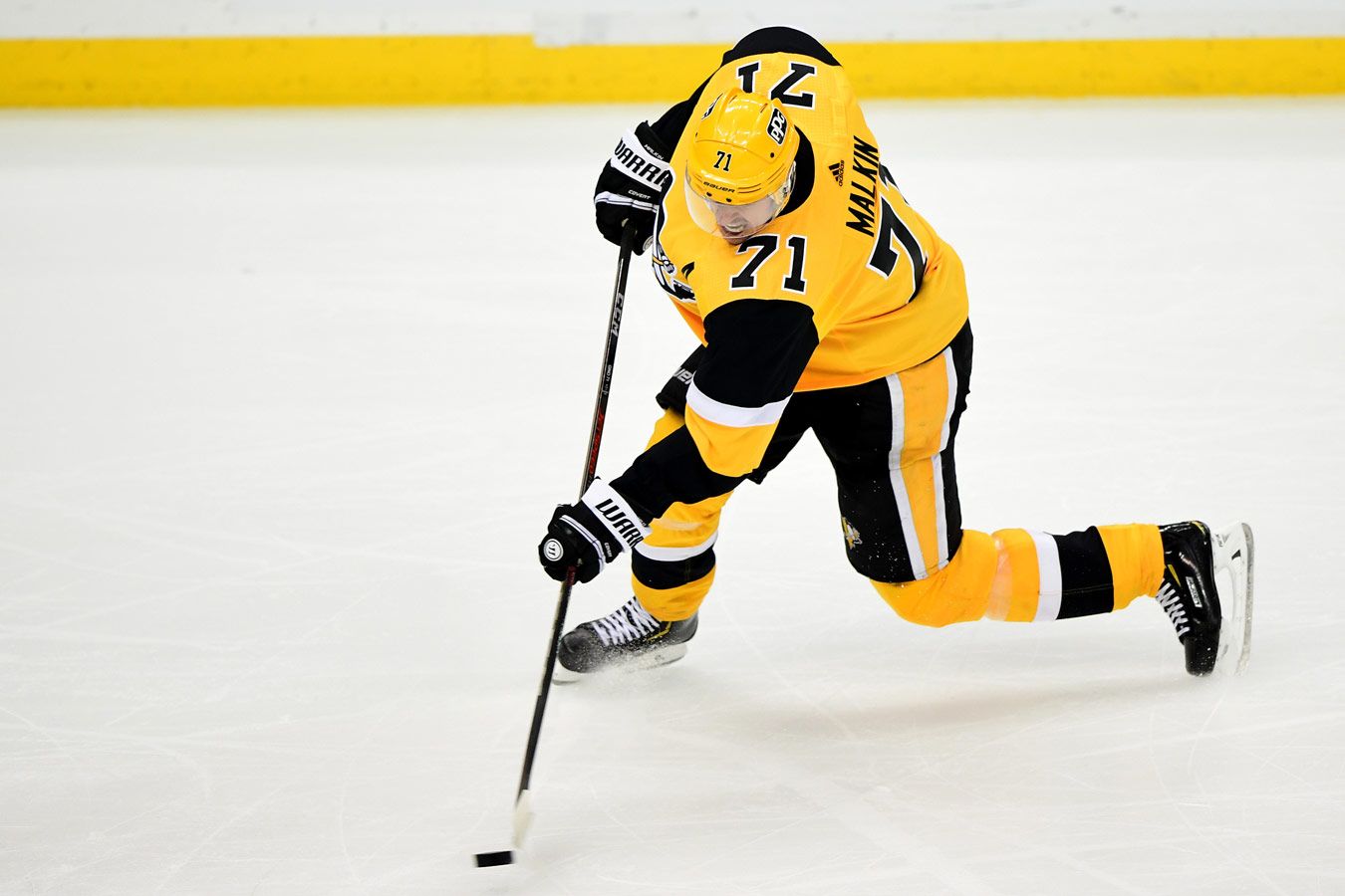 Евгений Малкин вышел на 40-е место среди бомбардиров в истории НХЛ -  Чемпионат