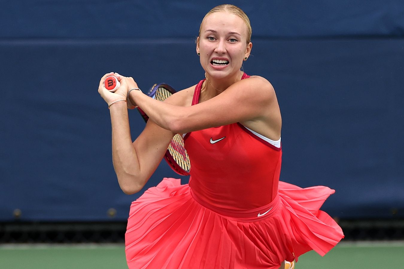 Анастасия Потапова в двух сетах проиграла Ястремской на турнире WTA-1000 в Дубае