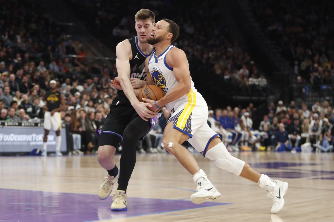 27 очков Карри помогли Голден Стэйт уверенно обыграть Юту в НБА