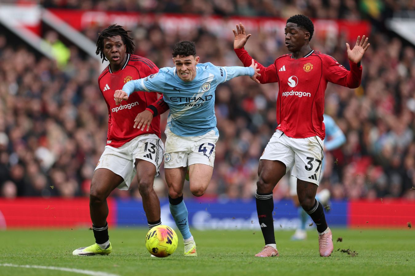 МЮ прервал беспроигрышную серию Ман Сити из 13 матчей во всех турнирах