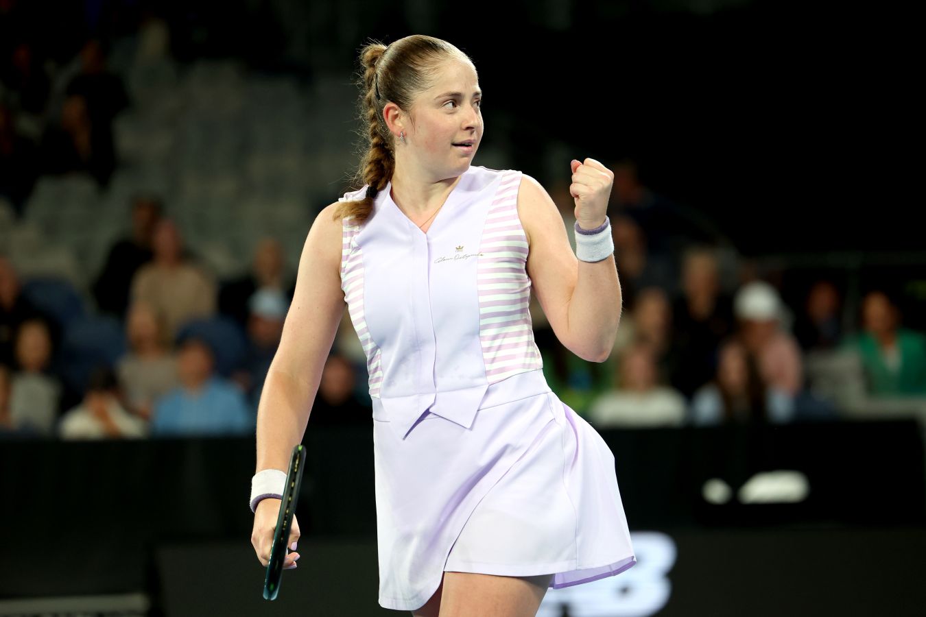 Елена Остапенко вышла во второй круг Australian Open  2026, победив Шрамкову