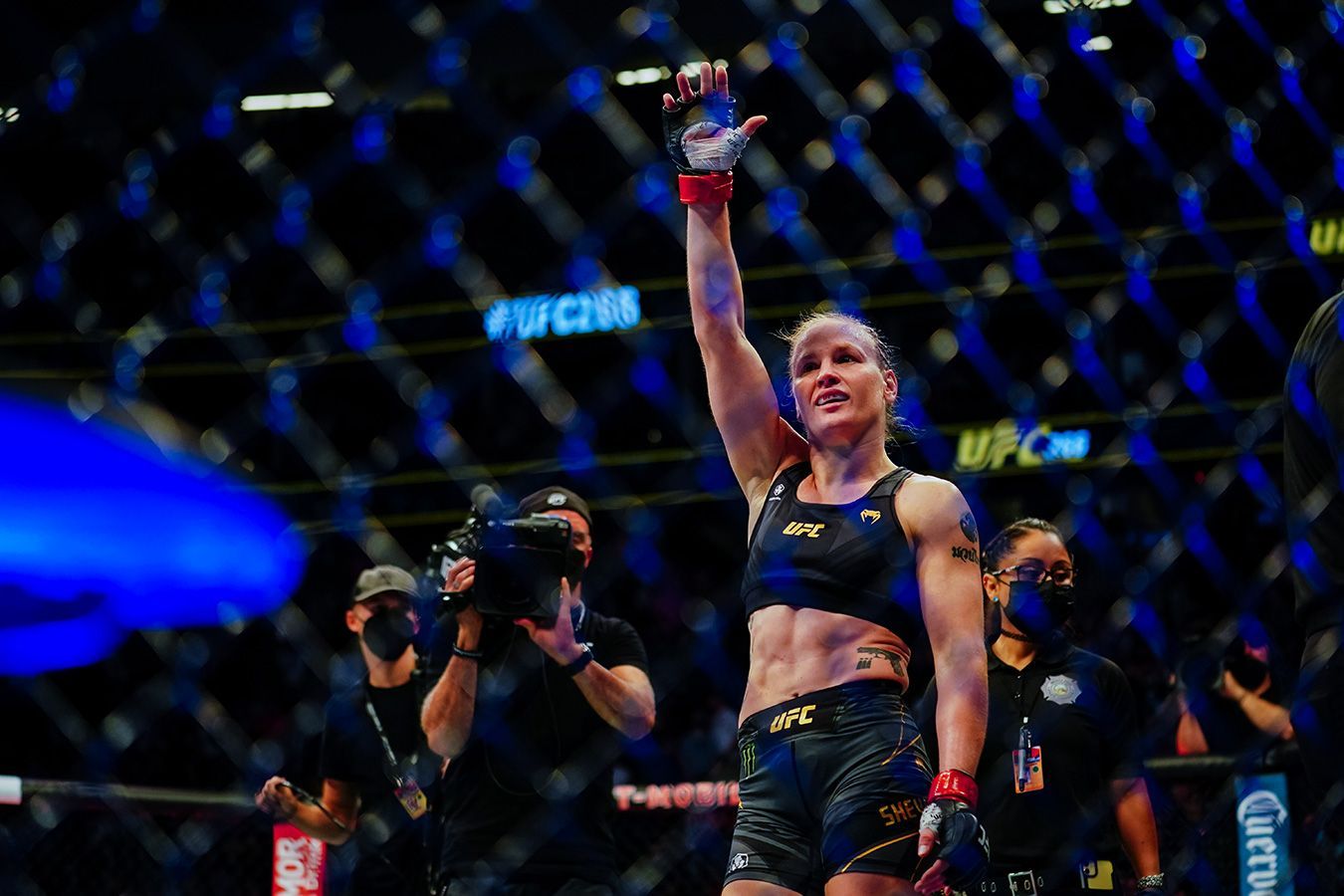 Полный кард UFC 275: Тейшейра Прохазка, Шевченко Сантос и другие бои