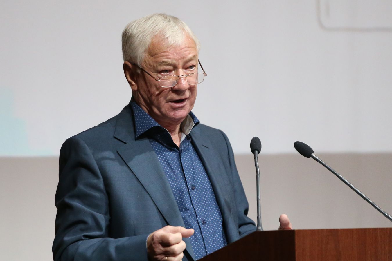 Игнатьев: можно ведь и сейчас пить пиво возле стадиона напился, потом пришёл на матч