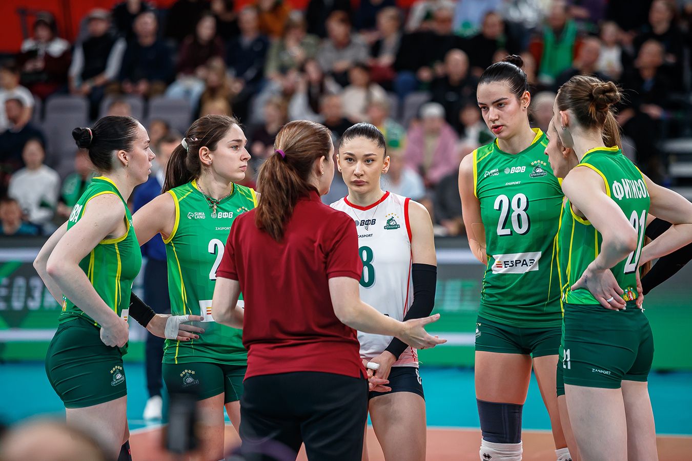 «Уралочка» проиграла, и лидеры ушли в отрыв. Главные события 11-го тура Суперлиги