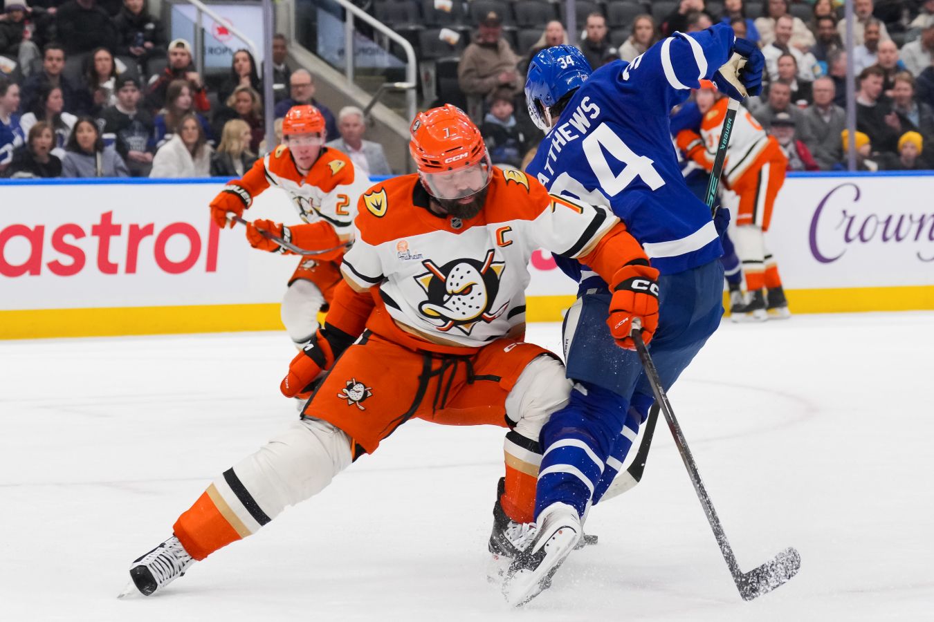 Остон Мэттьюс выбыл до конца сезона НХЛ