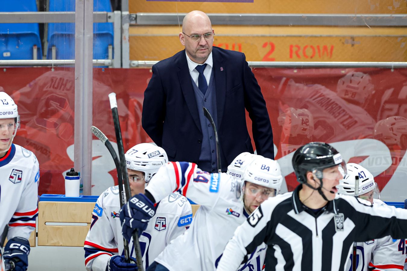 Мы очень сильно зависим от игры вратарей. Десятков  о разгромном поражении Лады