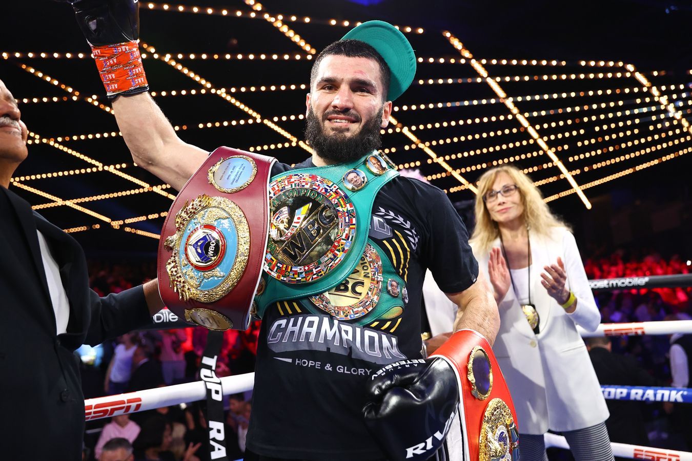 Он будет обязан драться со мной. Британский экс-чемпион нацелен на бой с Бетербиевым