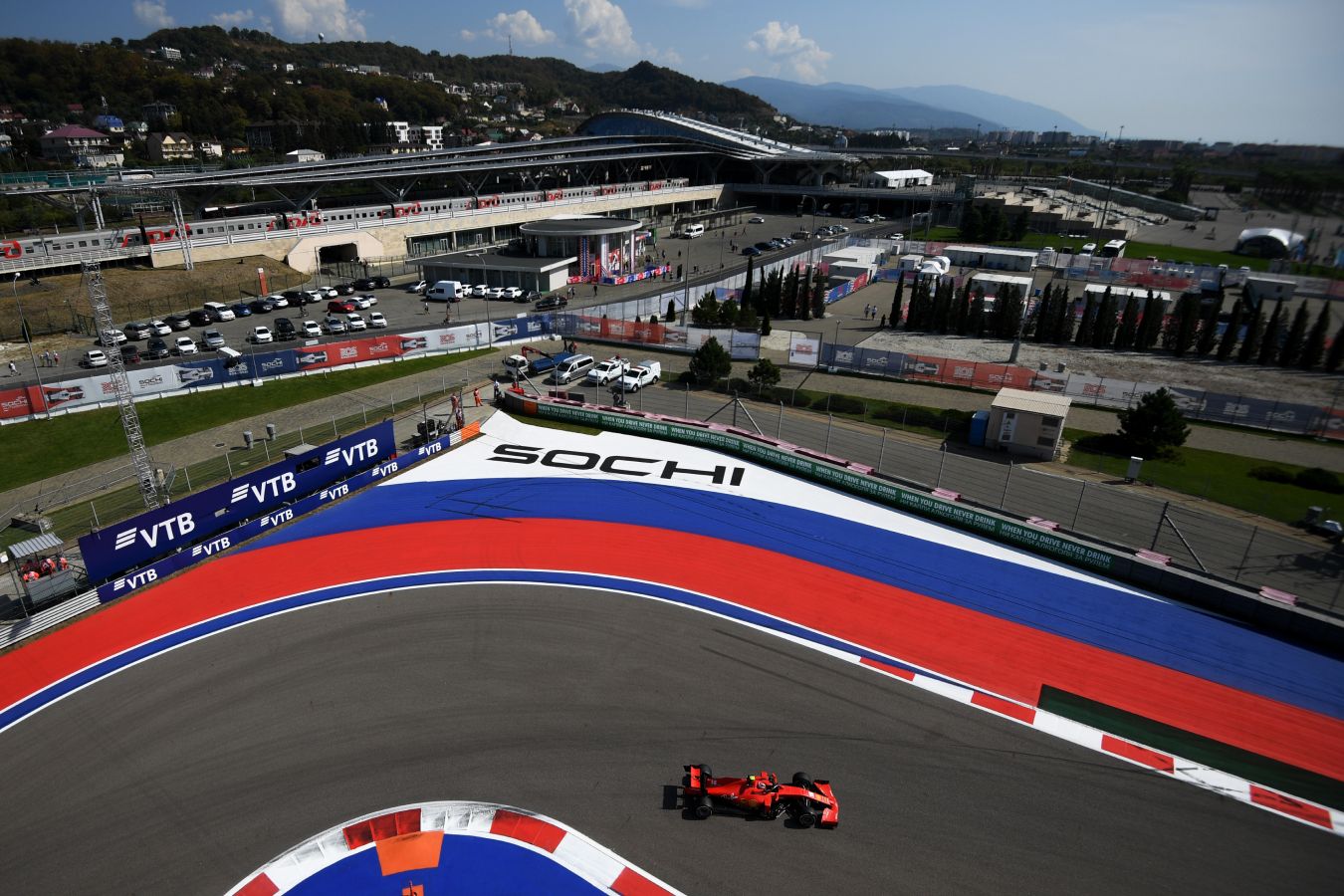 Организаторы Гран-при России против Формулы-1