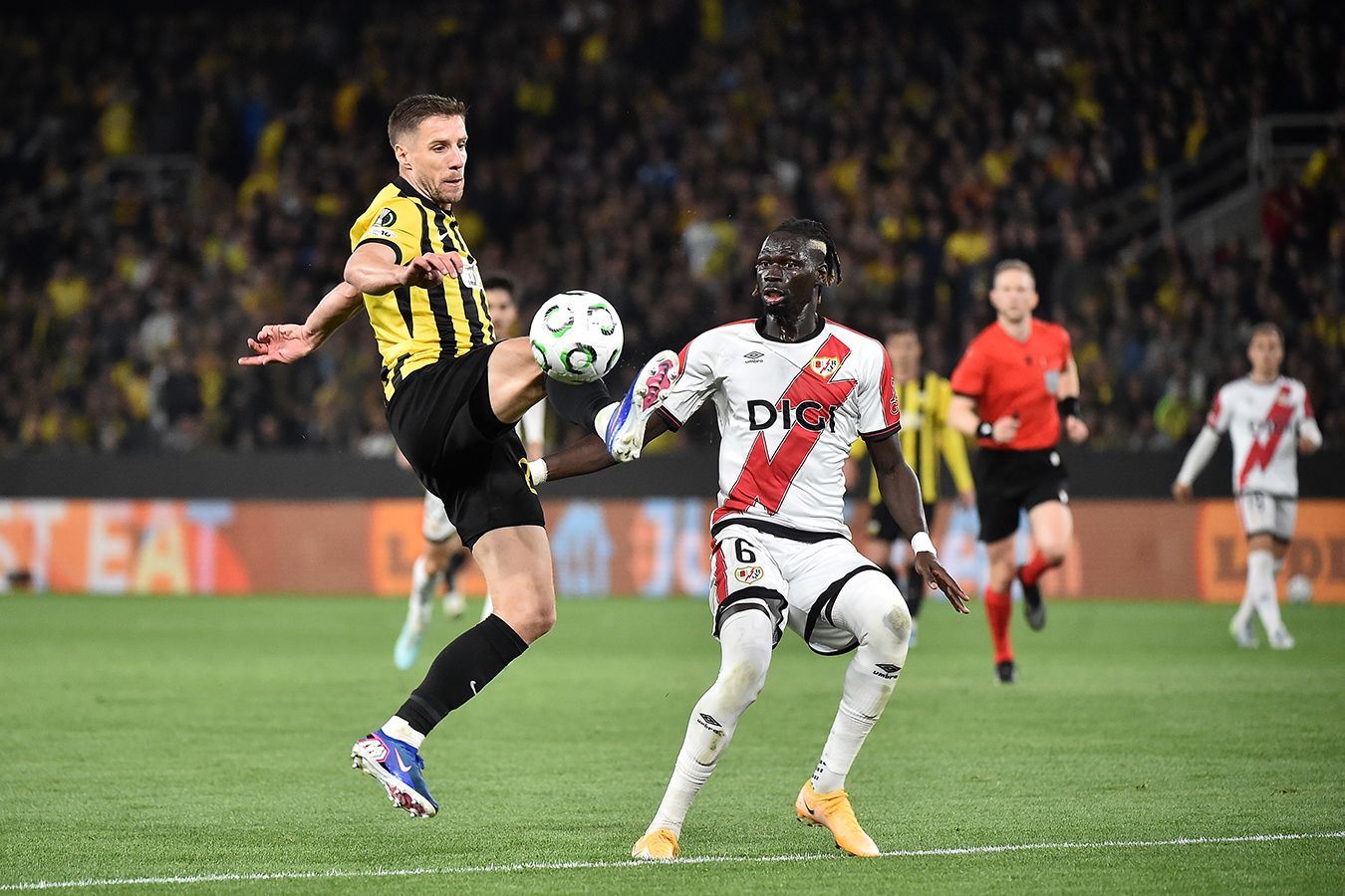 АЕК Николича отыграл отставание в три мяча, но уступил Райо Вальекано в Лиге конференций