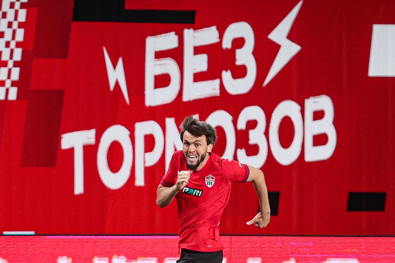 Игроки скорбели по Ярцеву и Козлову, Мирзов ярко отмечал спасение. Химки Зенит: фото