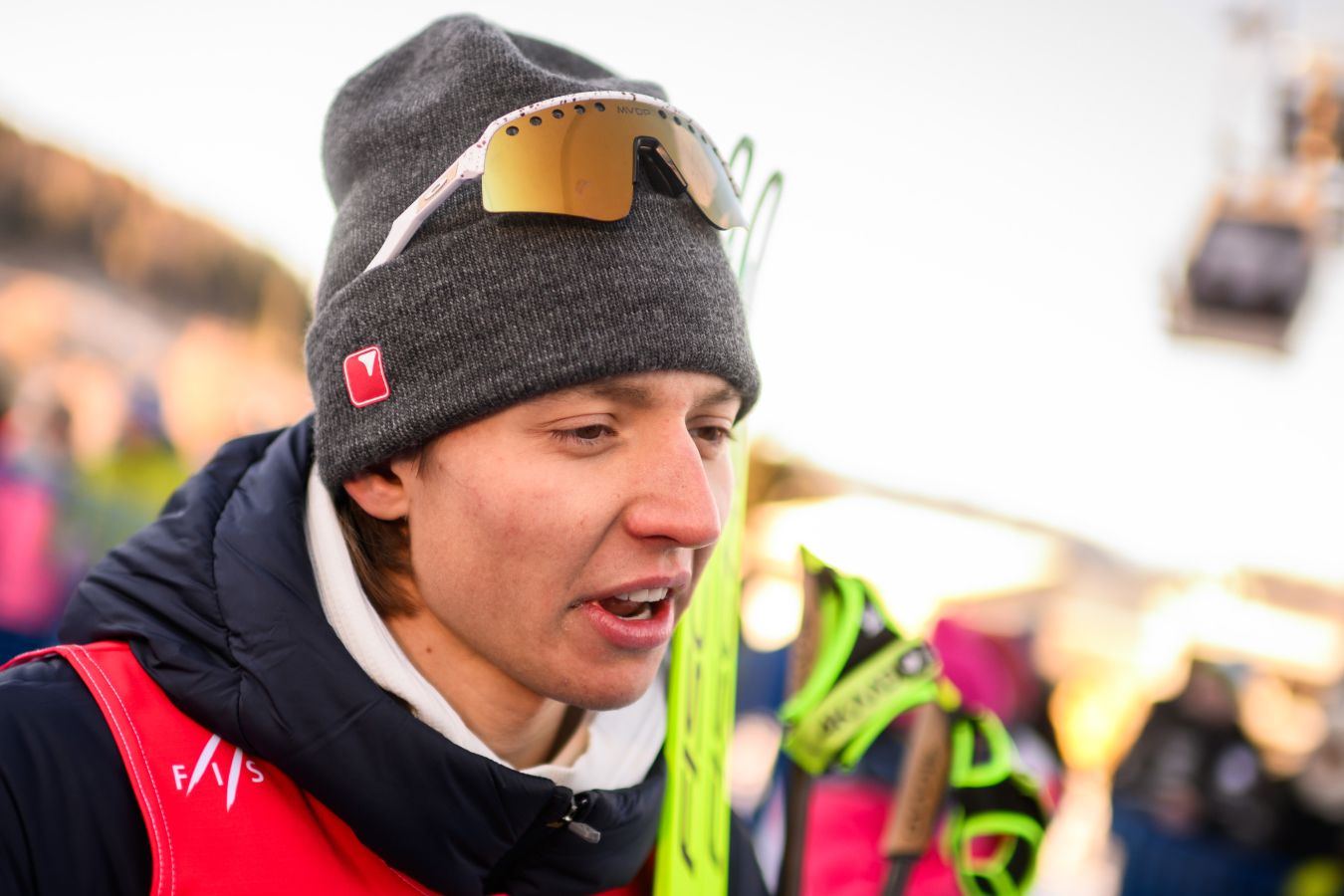 На награждении «Тур де Ски» был флаг России. Савелия Коростелёва же за это не накажут?