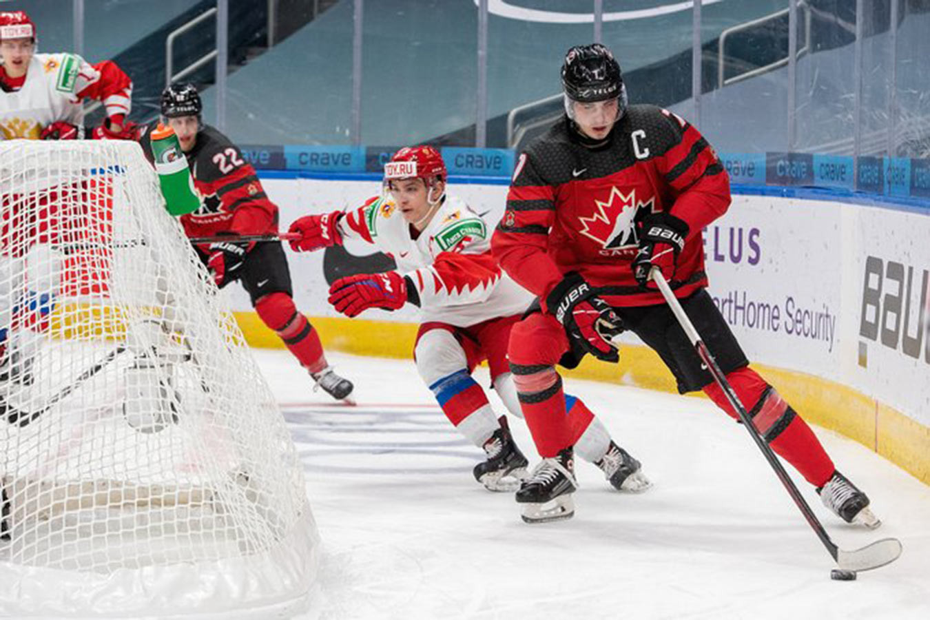 Молодежные игры хоккей. Хоккей сборная Канады 2021. Сборная Канады Молодежка. Капитан сборной Канады по хоккею. Матч Россия Канада хоккей.