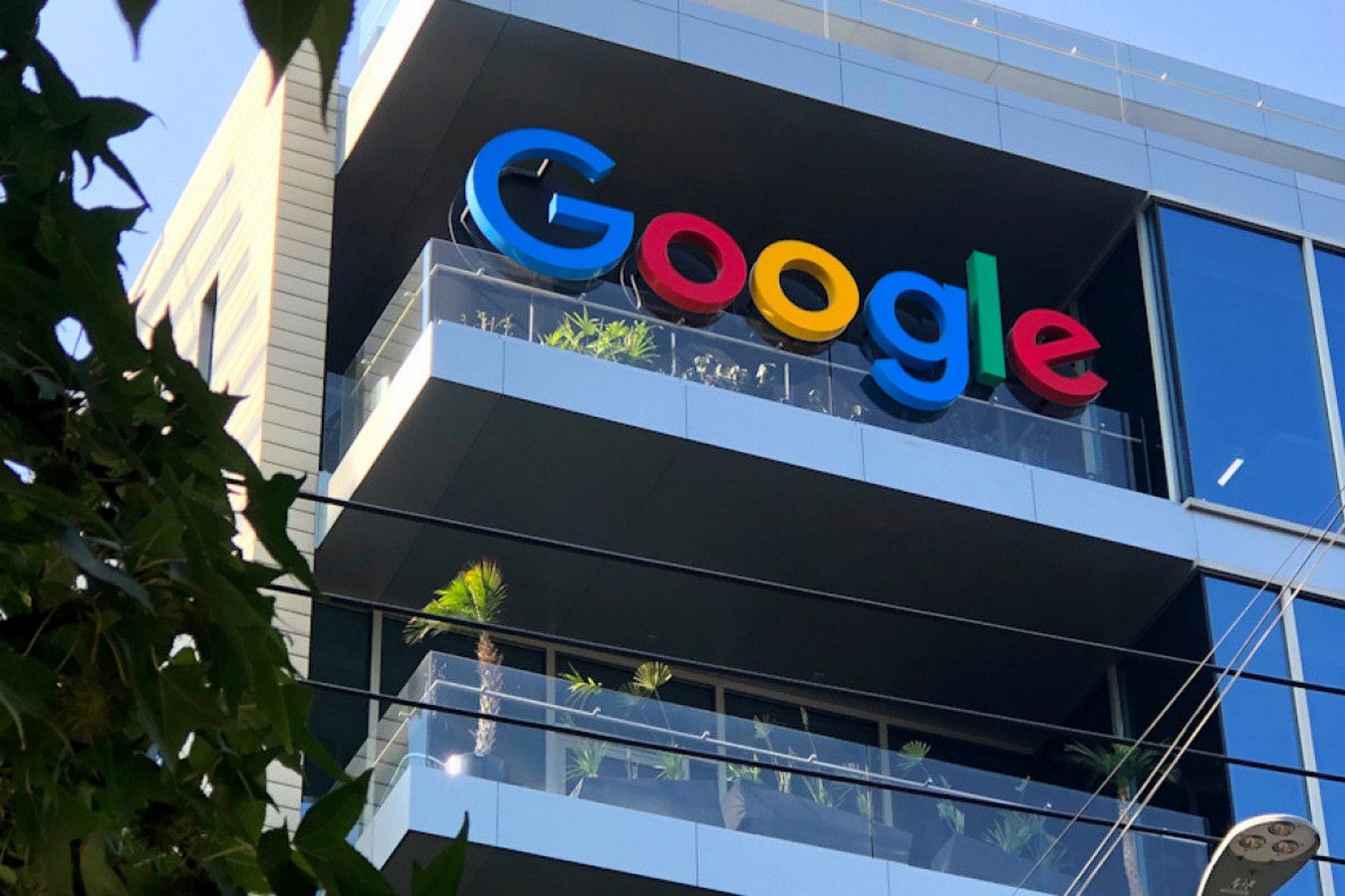 Суд в РФ оштрафовал Google ещё на 21,7 млрд рублей