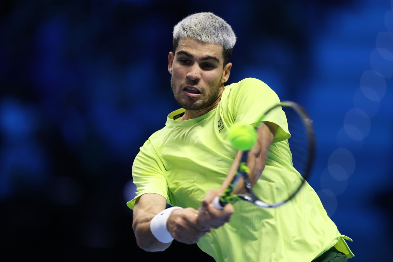 Алькарас Оже-Альяссим: испанец легко выиграл первый сет в полуфинале Итогового турнира