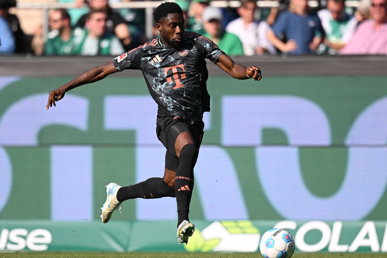Альфонсо Дэвис стал ближе к продлению контракта с «Баварией» — The Athletic
