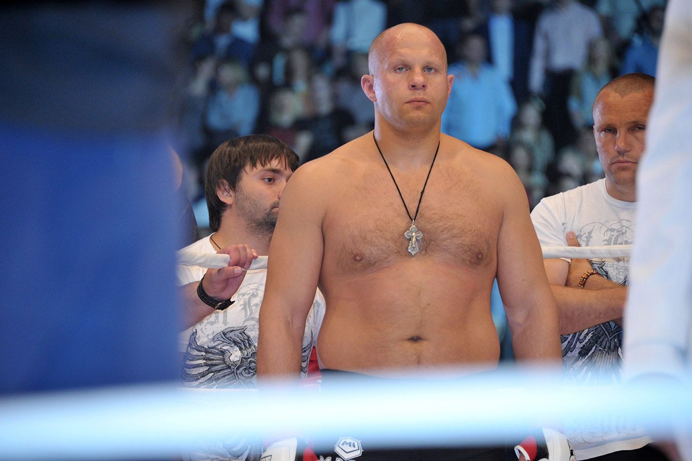 Болею за великого. Камерунский футболист поддержал Фёдора Емельяненко перед боем