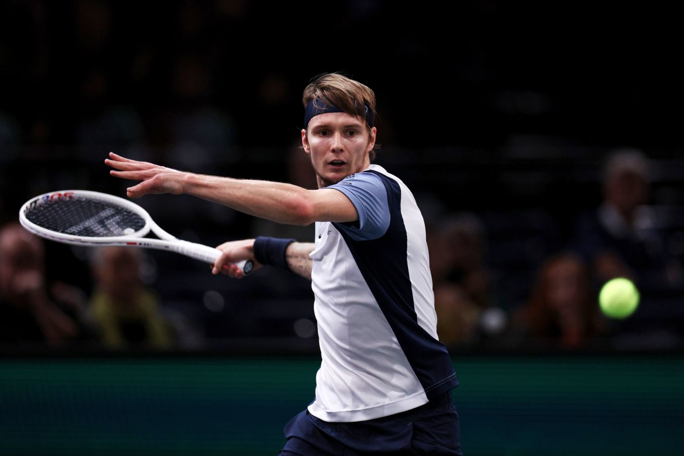 Бублик неожиданно выбил Де Минора в 1/4 финала турнира в Париже