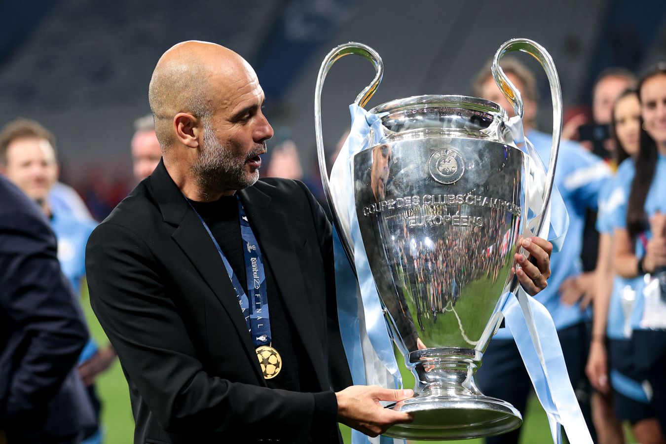 Гвардиола о возможности стать президентом Барселоны в будущем: надевать галстук Нет