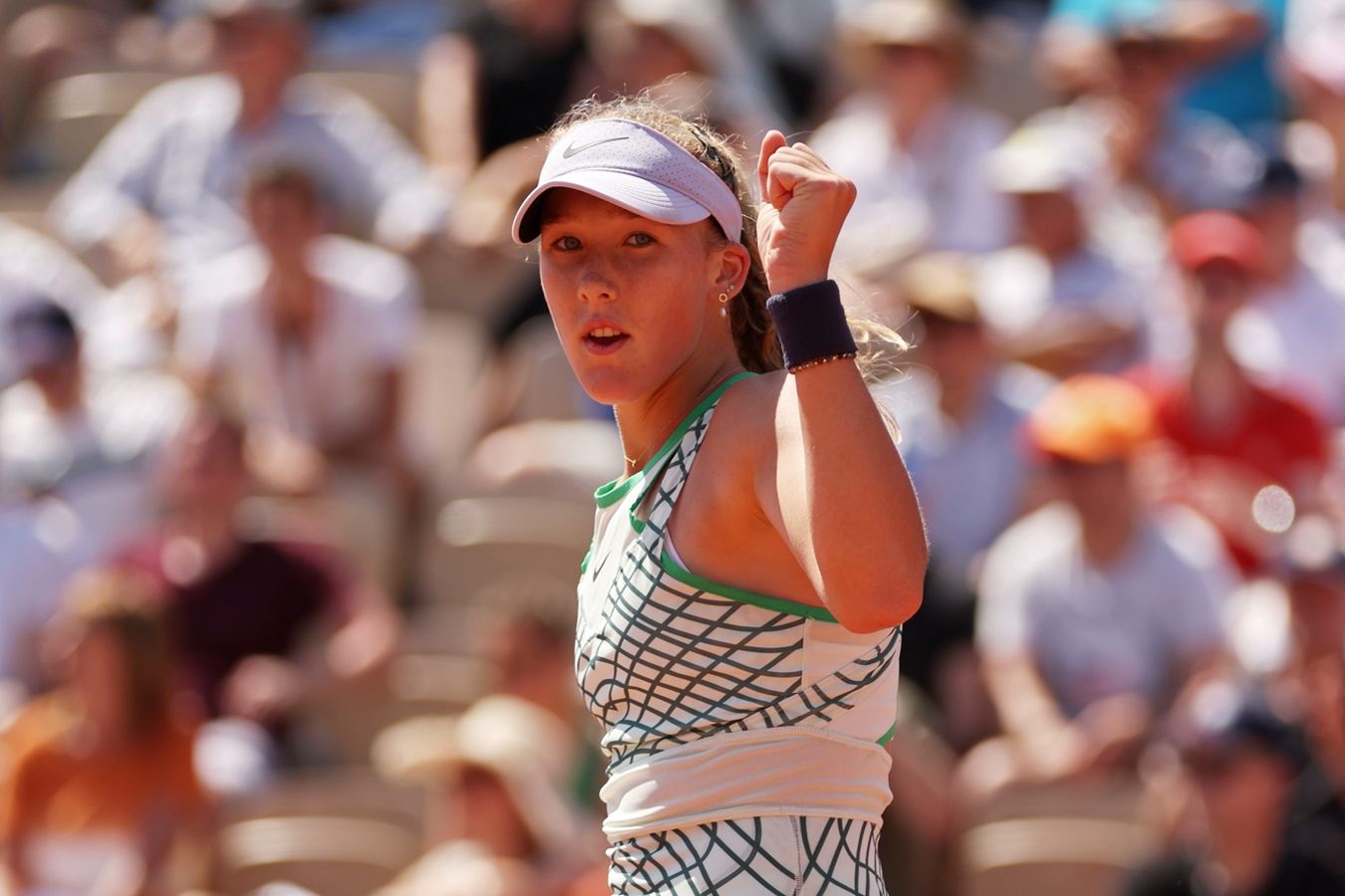17-летняя Мирра Андреева заключила контракт с Rolex