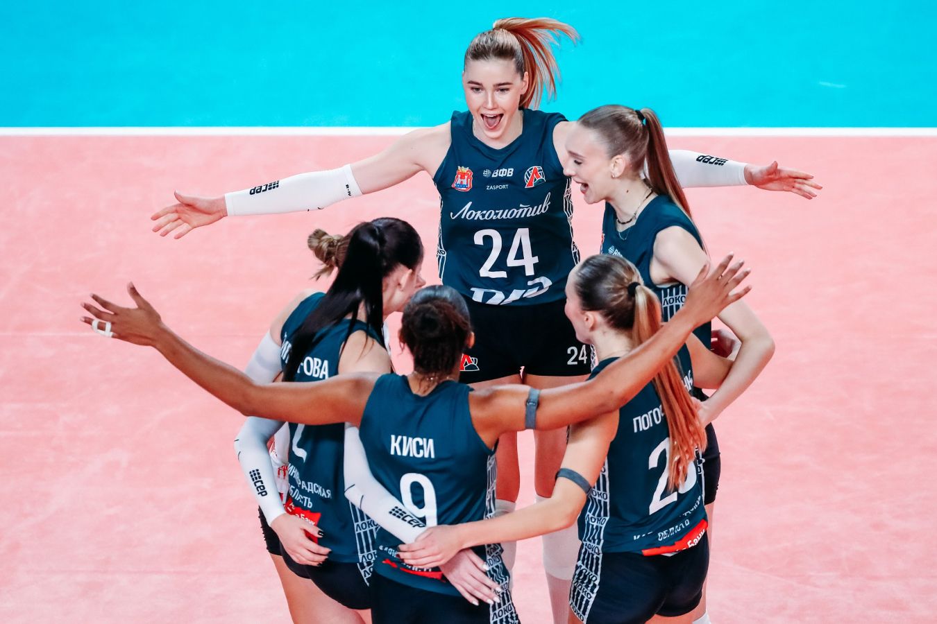 «Локомотив» выбил «Ленинградку» из тройки лидеров. Важные изменения в таблице Суперлиги