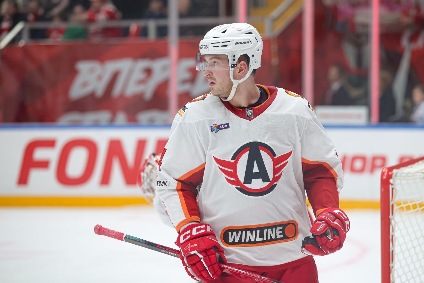 Автомобилист заключил новый контракт с Максимом Денежкиным