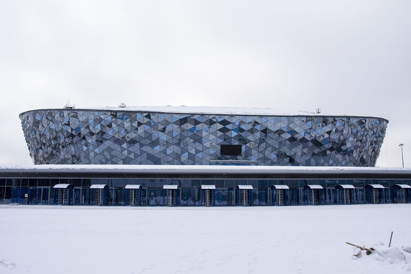 Скоро здесь будет играть «Сибирь». Репортаж с новой хоккейной арены в Новосибирске