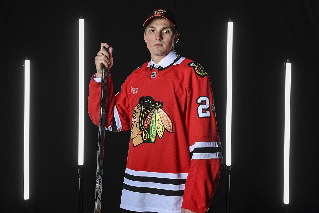 Защитник Чикаго Артём Левшунов пропустит матч с Торонто из-за опоздания на тренировку