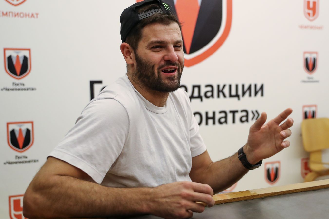 Генменеджер Ак Барса рассказал о контрактах Радулова и Шипачёва