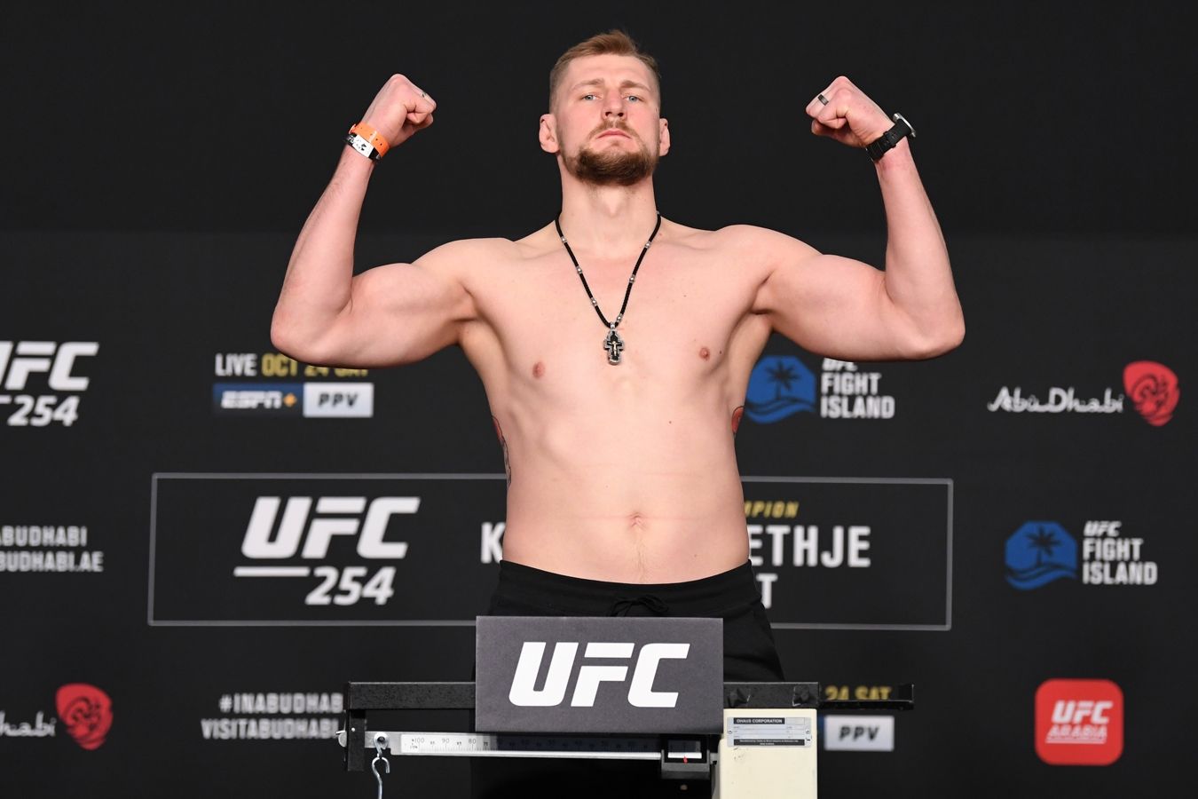 Волков высказался о толчке Павловича после боя в UFC