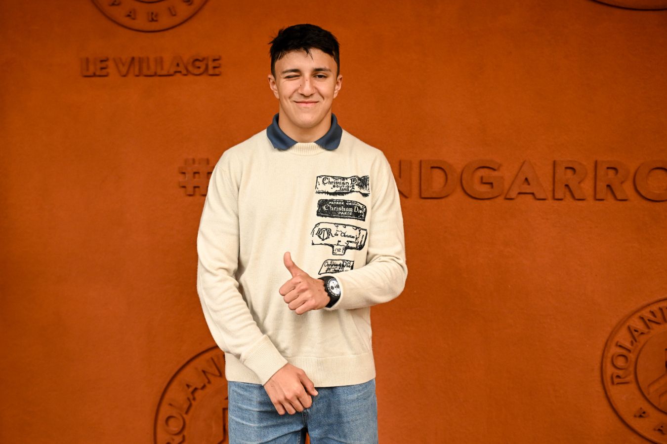 Вырос, наблюдая за Сенной. Хаджар о выборе шлема на сезон-2026 Формулы-1