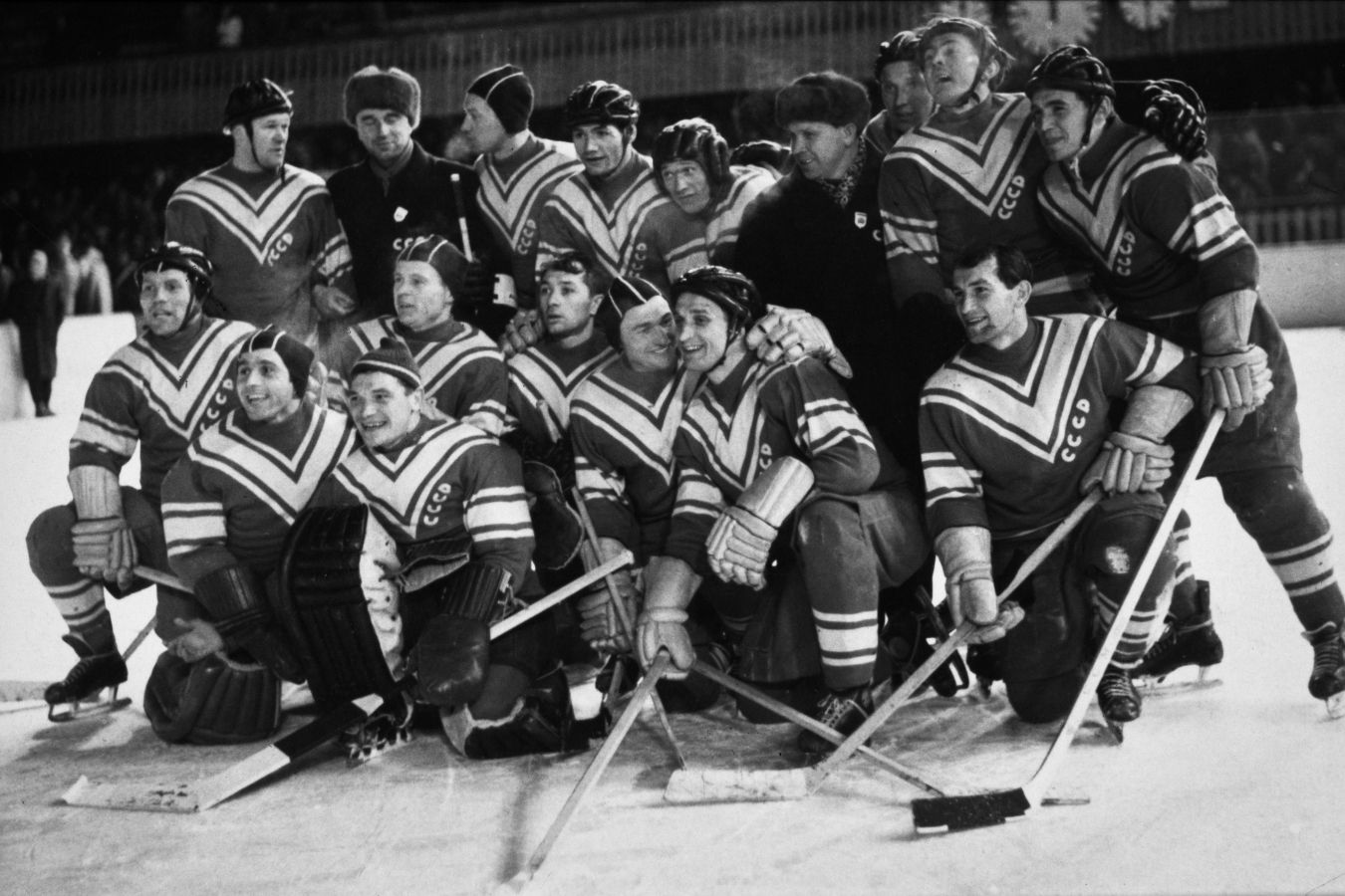 Легендарной победе сборной СССР по хоккею 70 лет