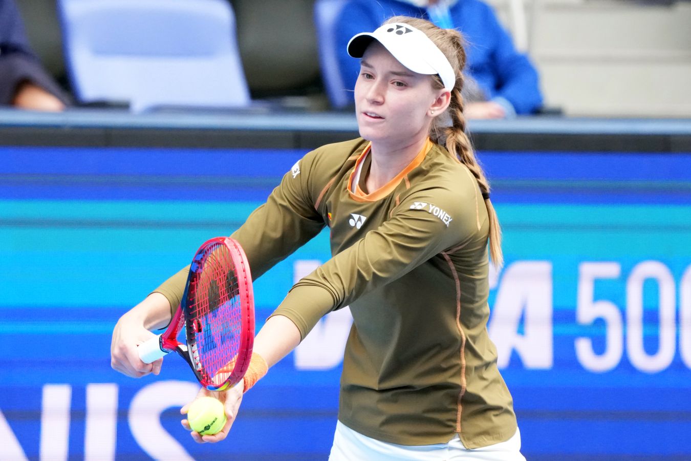 Рыбакина рассказала, что сделала с Porsche, который получила за победу в Штутгарте-2024