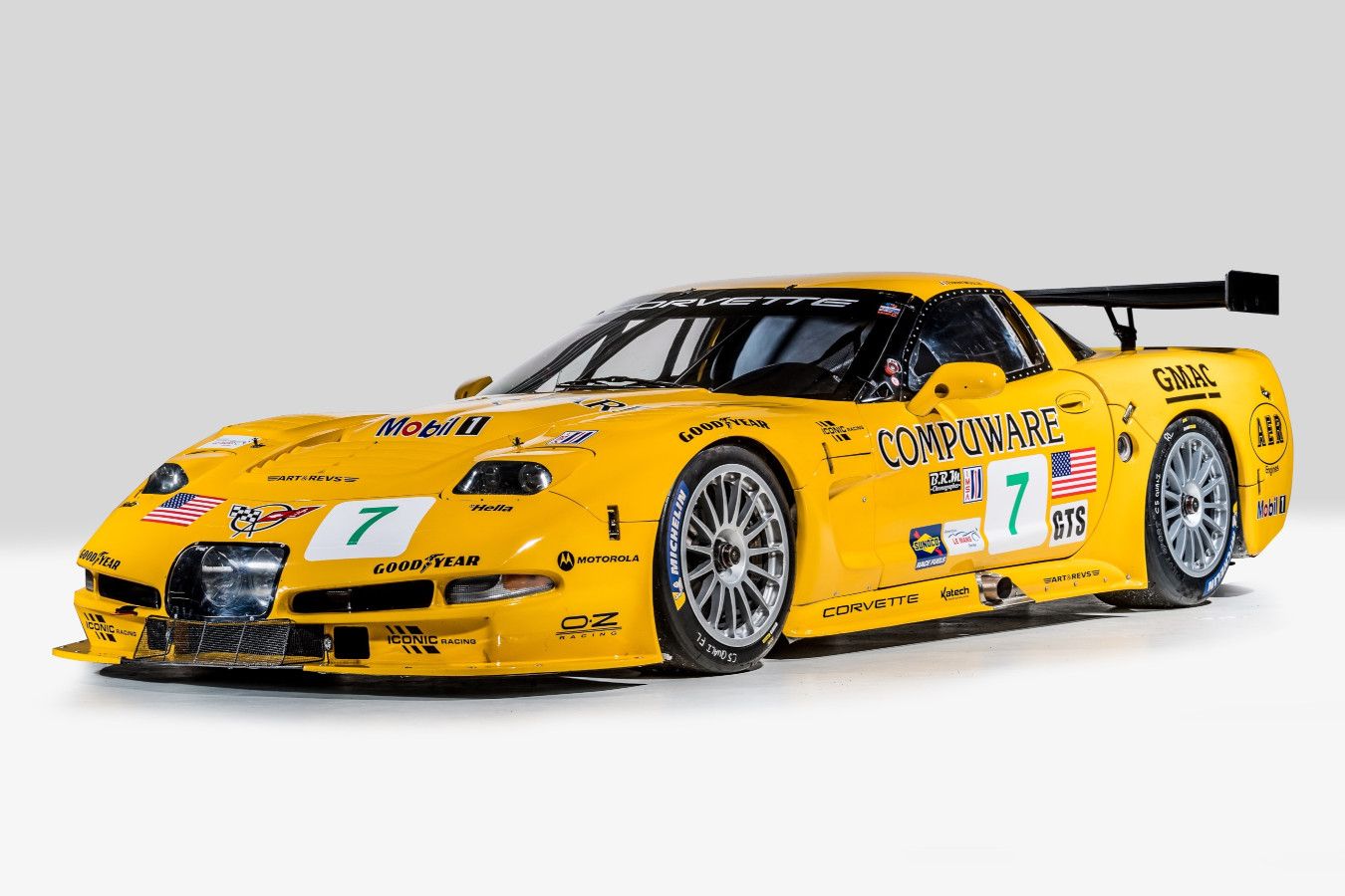 Редкий Chevrolet Corvette C5-R выставлен на продажу. Он выиграл 31 гонку и 4 чемпионата