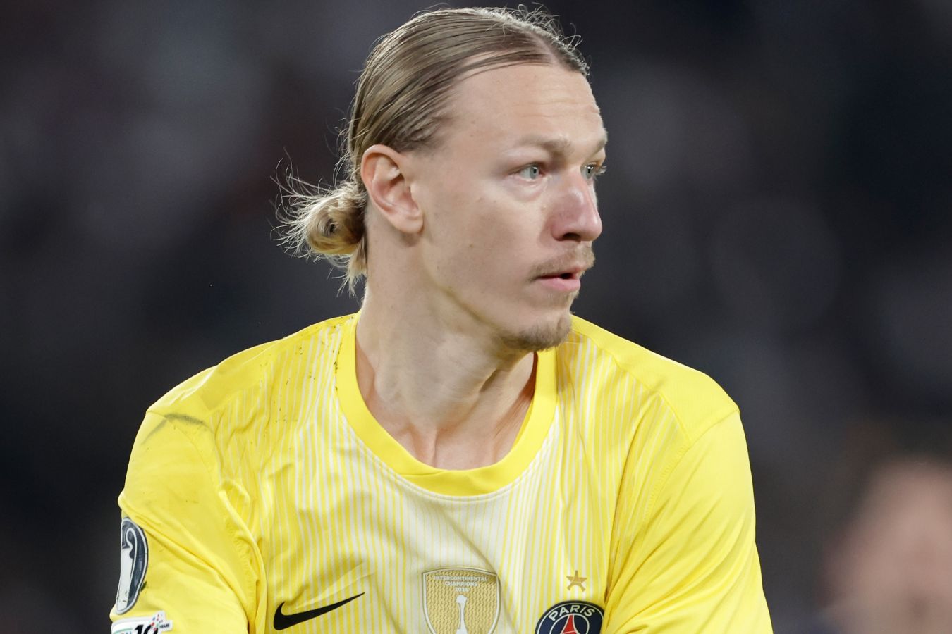 Tuttomercatoweb назвал вратаря, который может заменить Сафонова и Шевалье в ПСЖ
