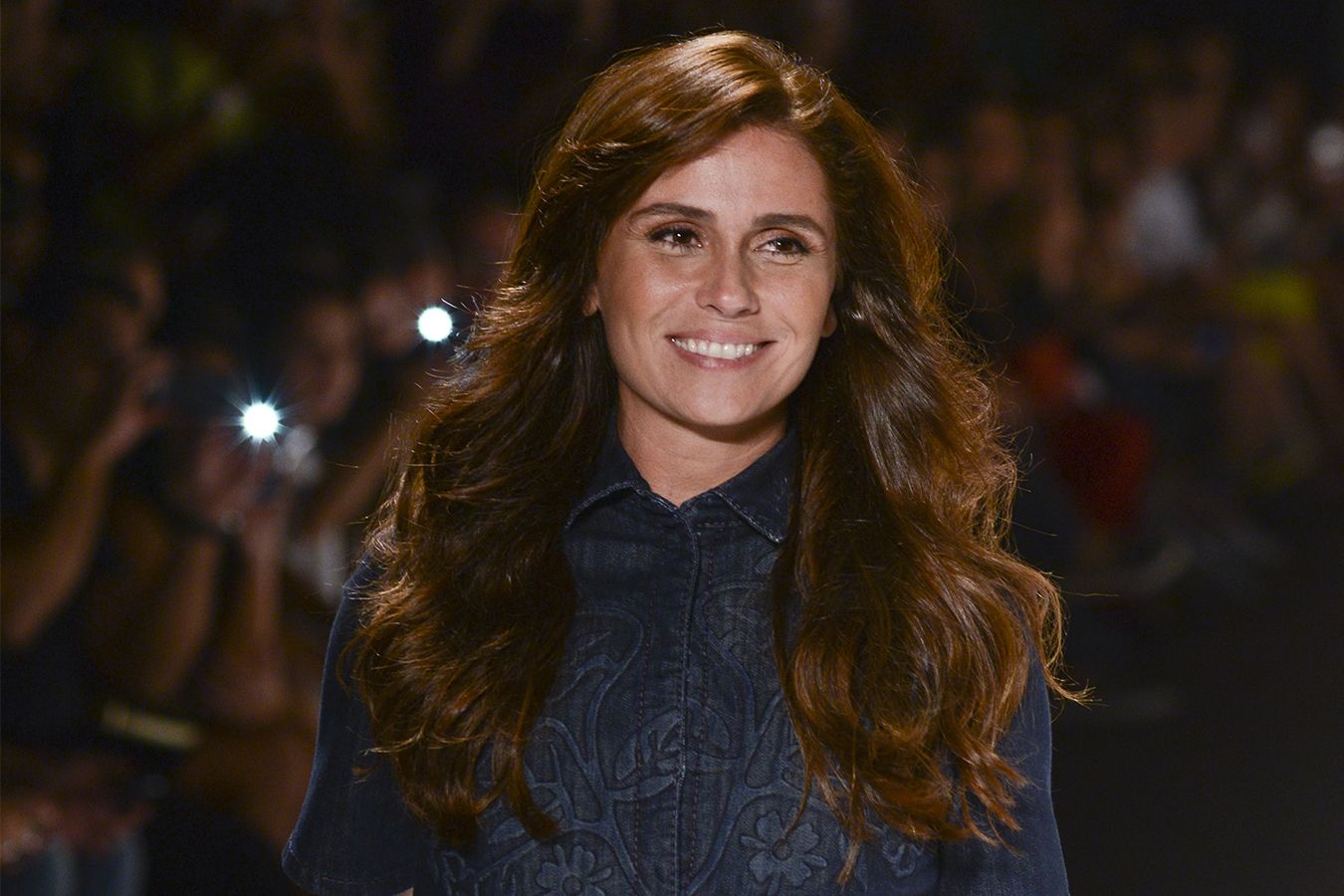 Қара әйелдер өздерінің кискаларына сперманы алады (құрастыру)