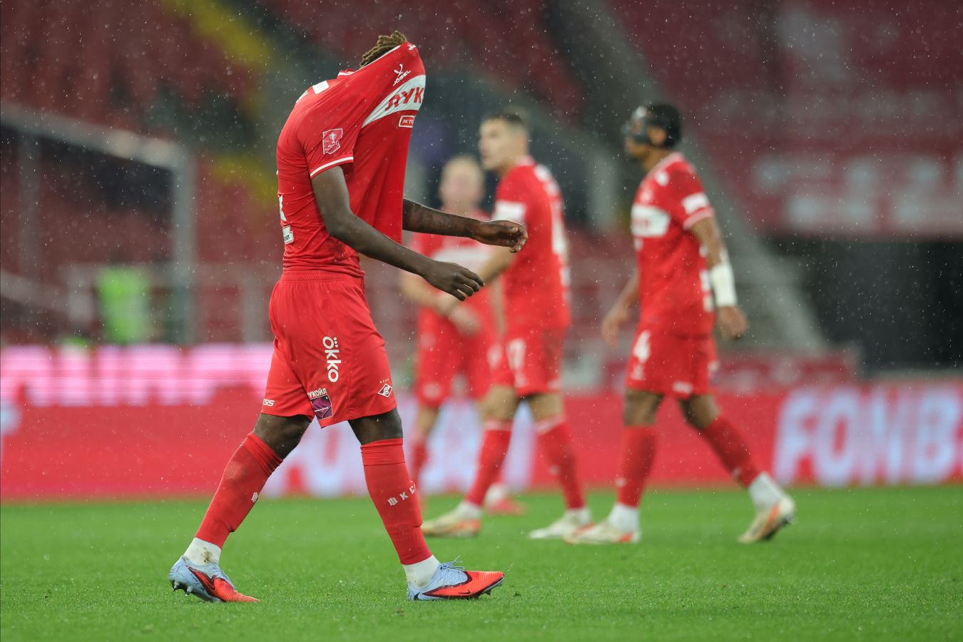 «Спартак» ещё не вышел в плей-офф Кубка. «Ростов» нокаутировал соперника в концовке. Видео