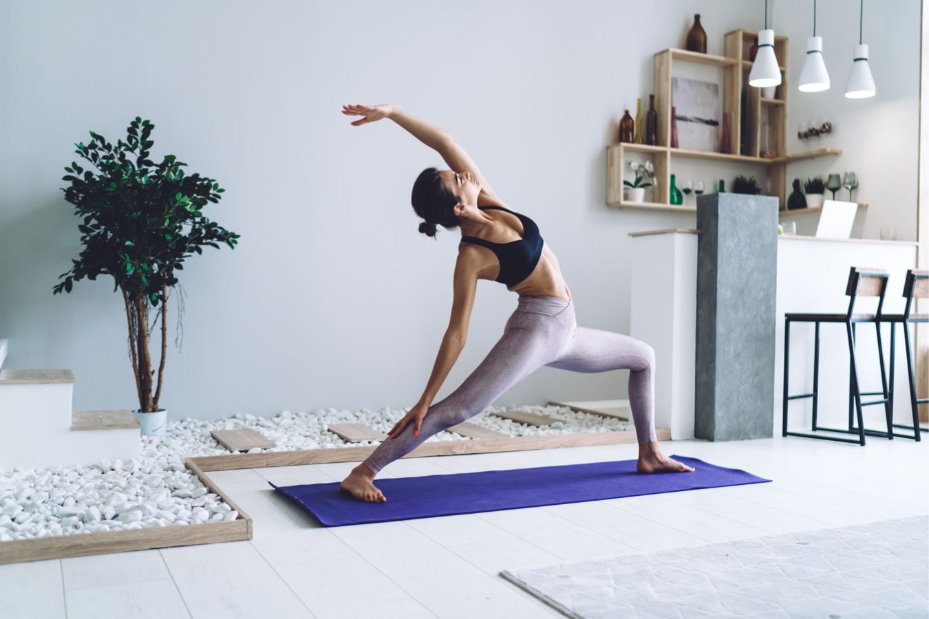 Йога для начинающих в домашних условиях от студии Шанти