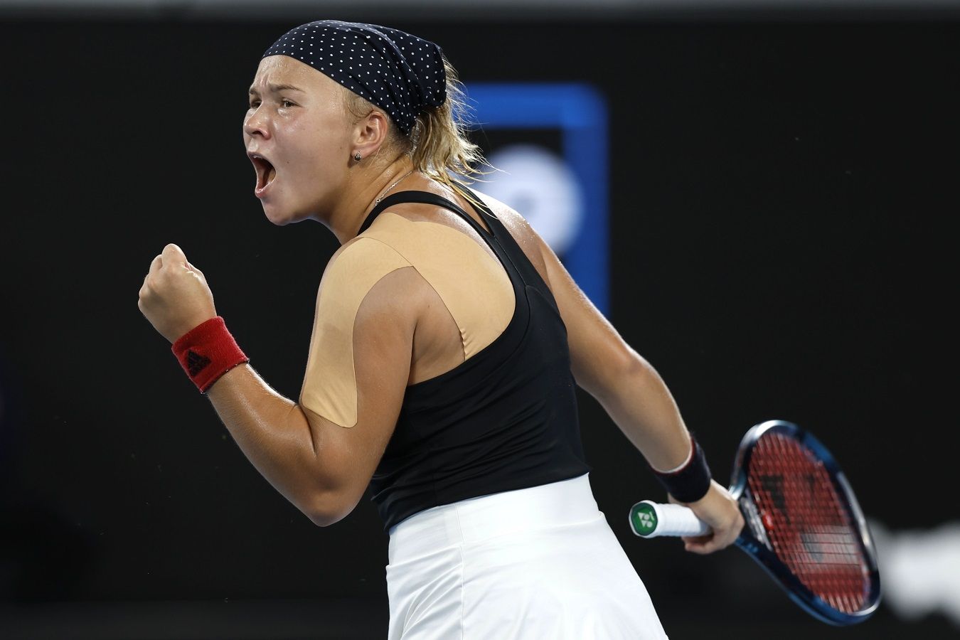 Диана Шнайдер пробилась в 3-й круг Australian Open  2026, отыграв три матчбола у Гибсон