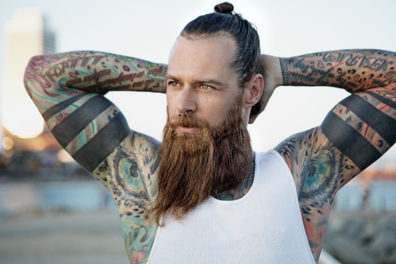 5 крутых мужских татуировок на бицепс и плечи: идеи для тату и фото