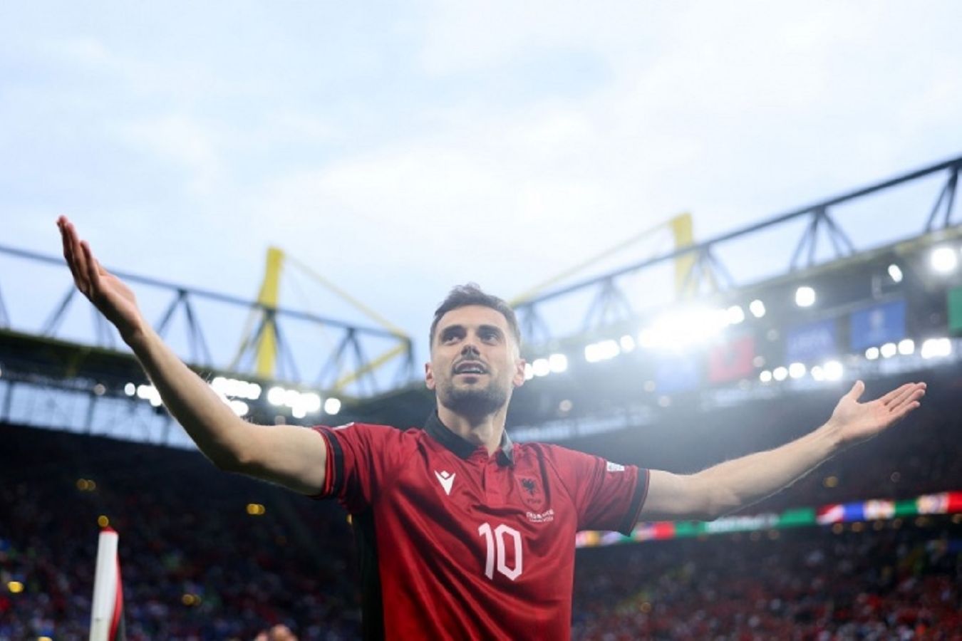 Игрок сборной Албании Байрами высказался о том, что забил самый быстрый гол в истории Евро