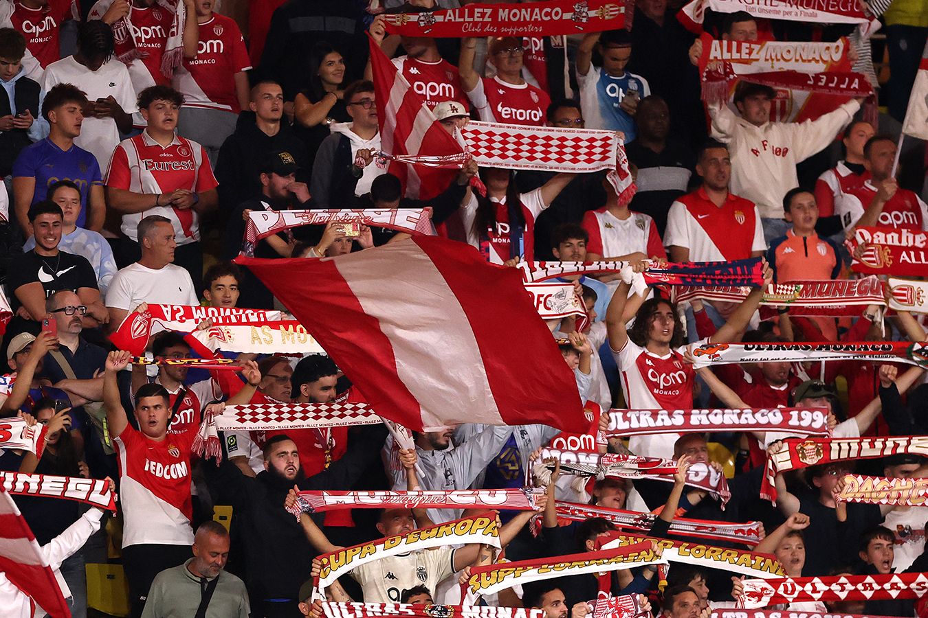 Ошибки накапливались. Клуб тонет. Болельщики Монако раскритиковали руководство команды