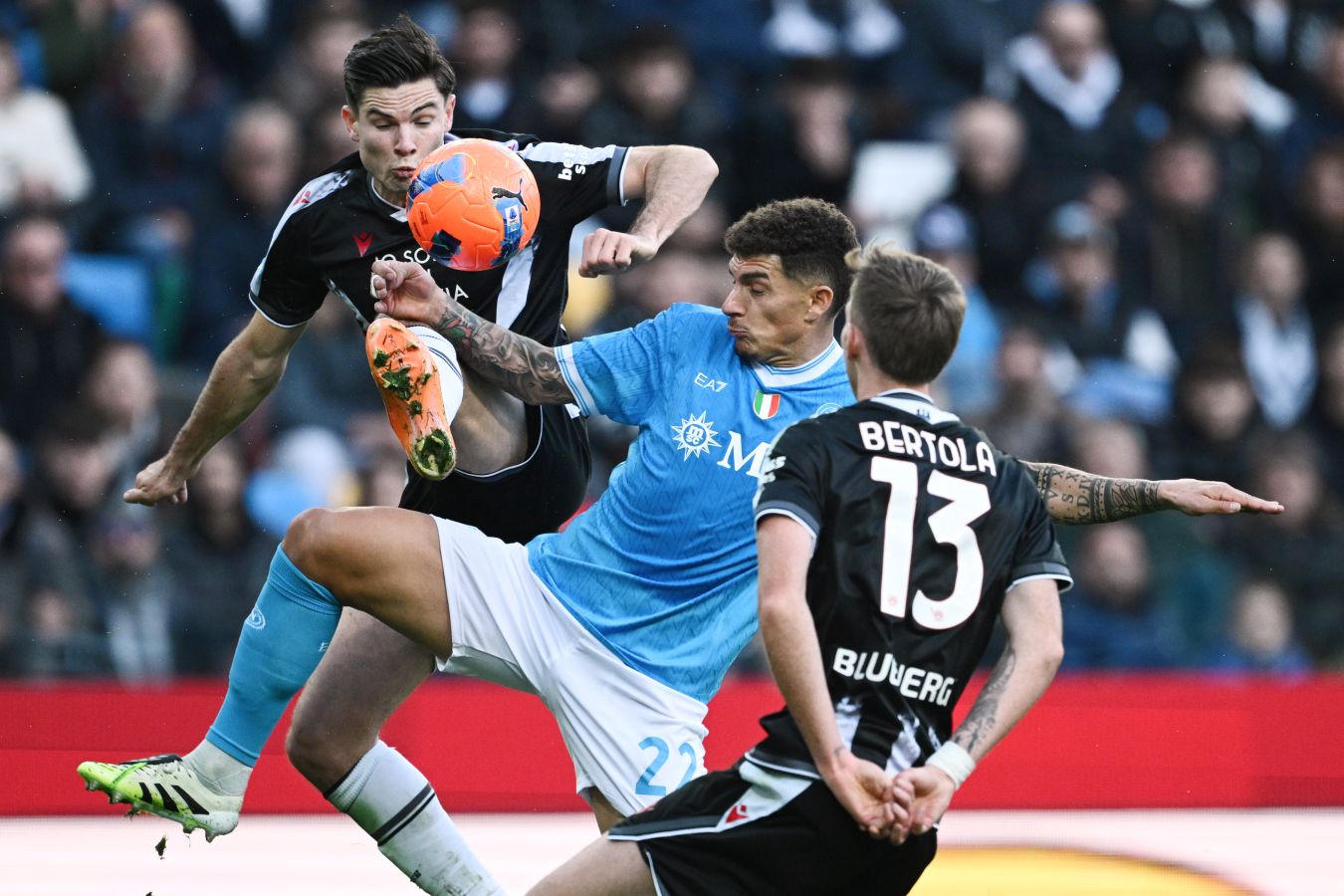 Наполи уступил Удинезе, упустив шанс подняться на первое место в Серии А