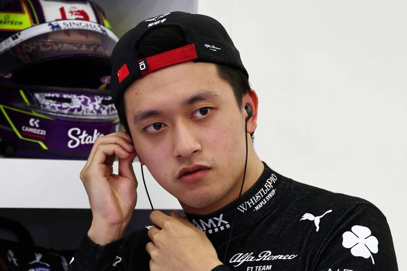 Чжоу прокомментировал провал на старте Гран-при Венгрии