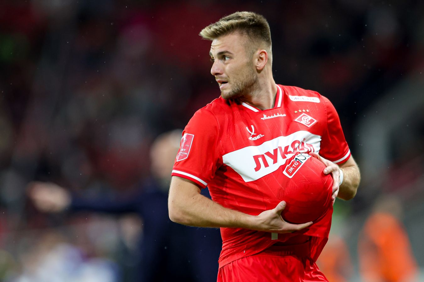 Московский Спартак поздравил Олега Рябчука с днём рождения во время командного ужина